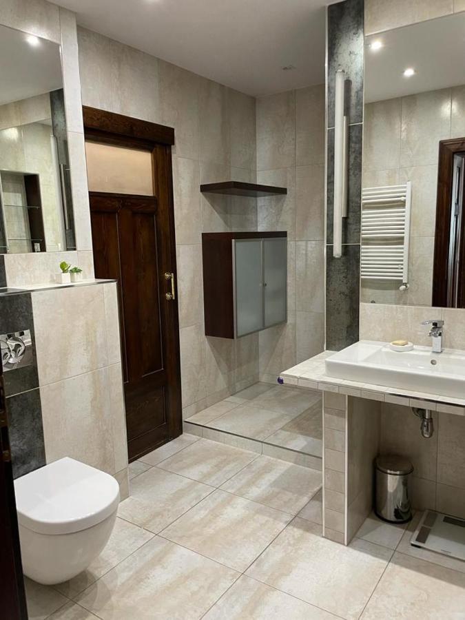 Uroczy Apartament 97M2 W Samym Centrum Wroclawia Exteriör bild