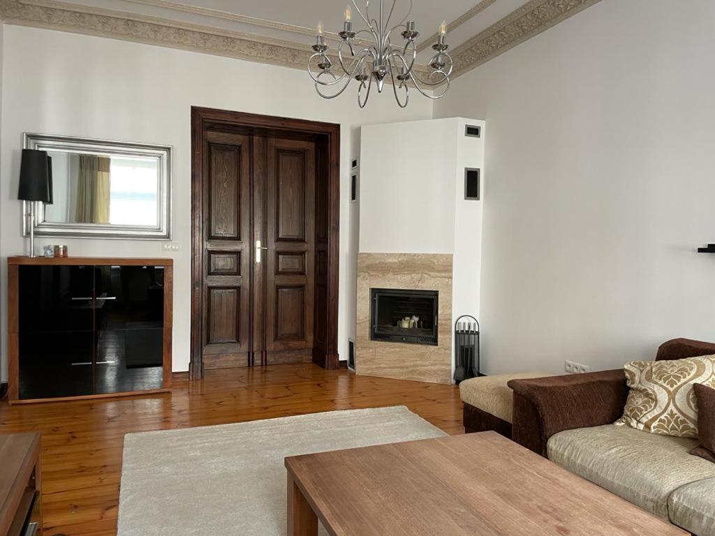 Uroczy Apartament 97M2 W Samym Centrum Wroclawia Exteriör bild
